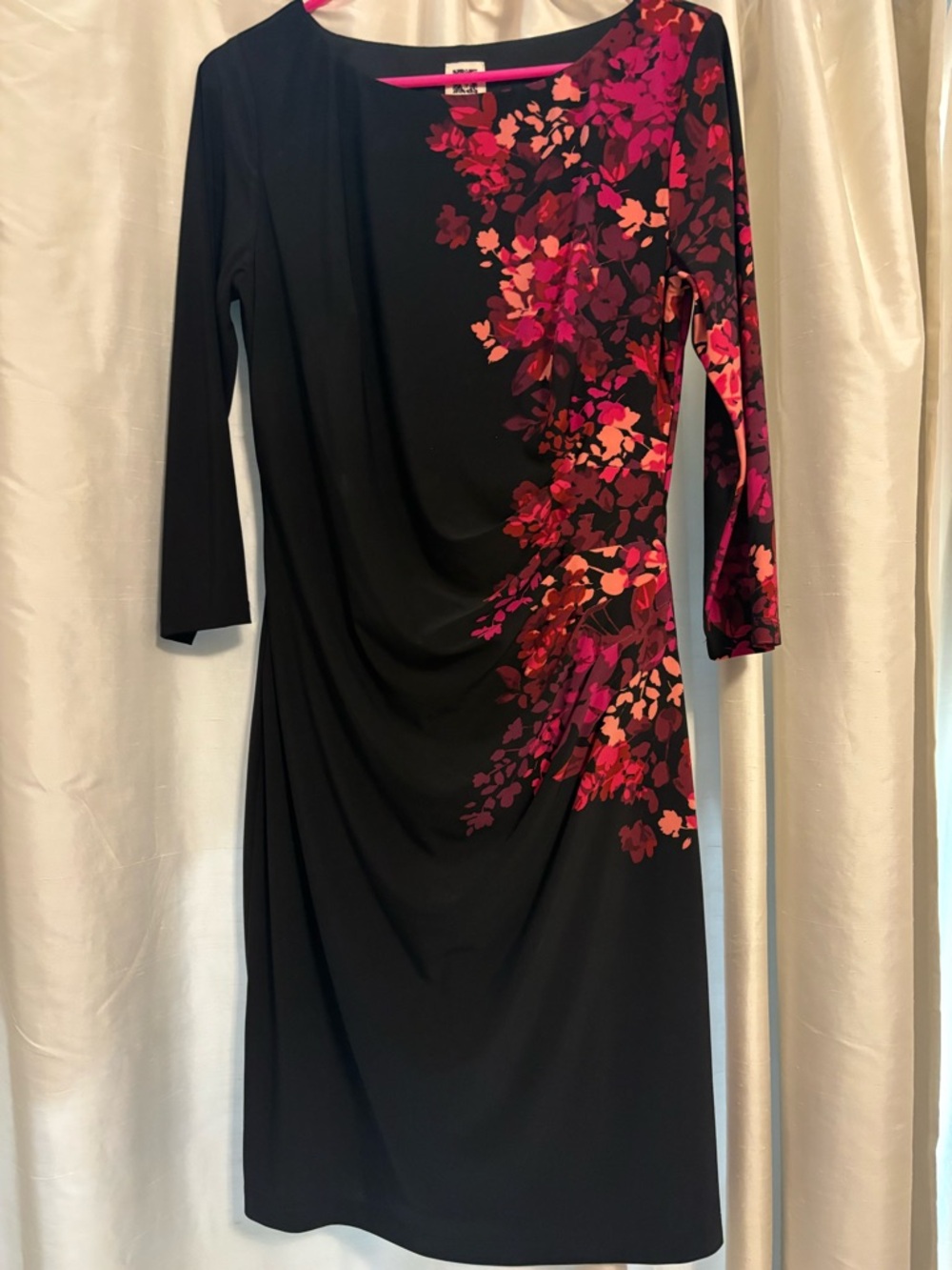 Anne Klein body con ruched dress. Size 12.